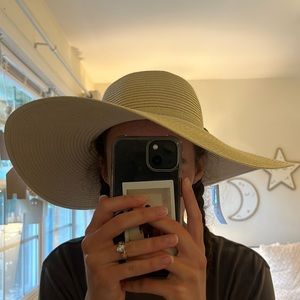 Women’s beach hat/sun hat